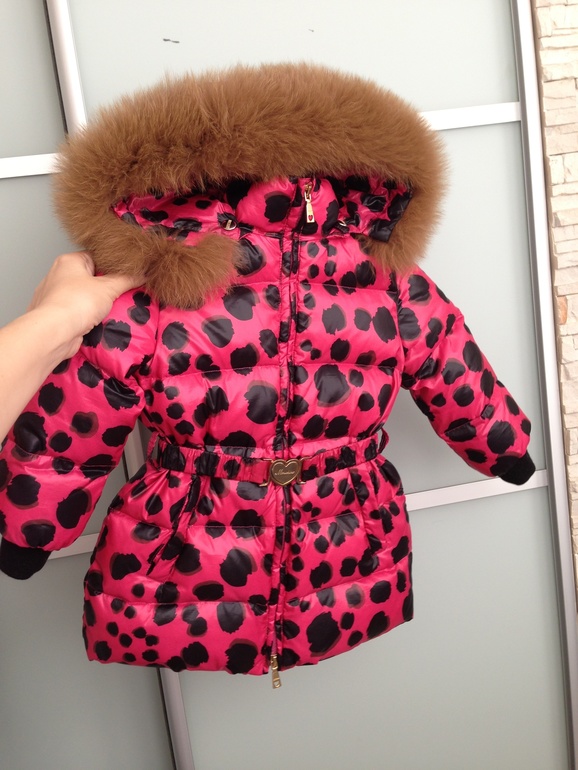 Куртка зимняя б/у Moschino ,размер 3 г,Цена 4000 Почта в подарок