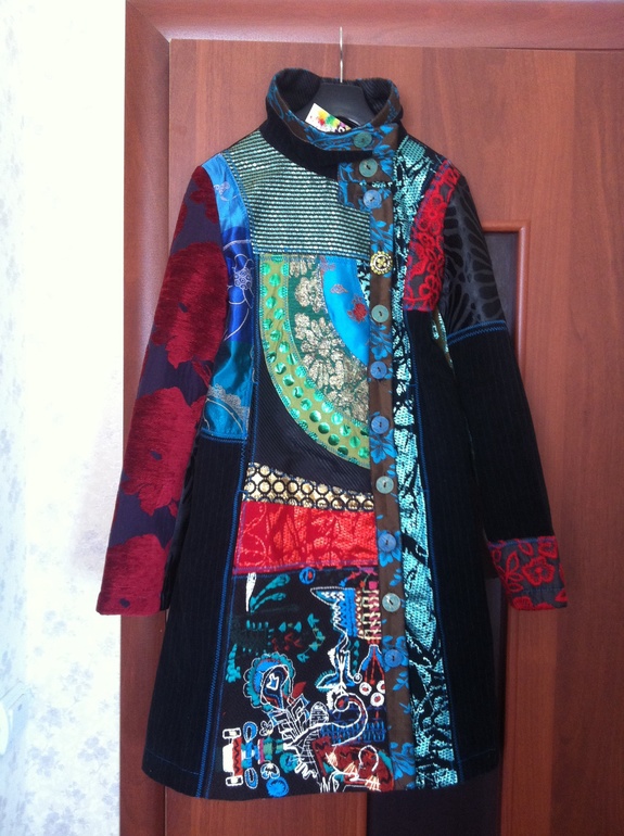 Пристрою новое пальто Desigual, 36 размер