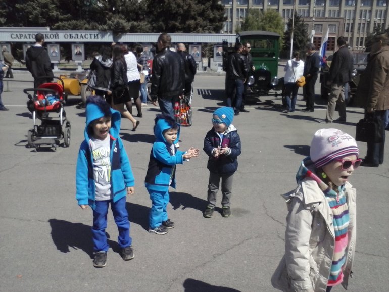 На площади