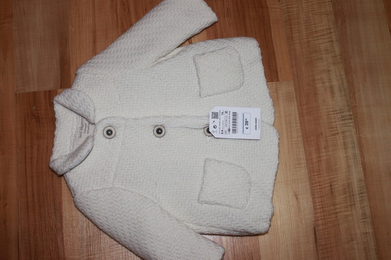 Продам пальто ZARA, 6-9 мес. (р.74), 2000р.
