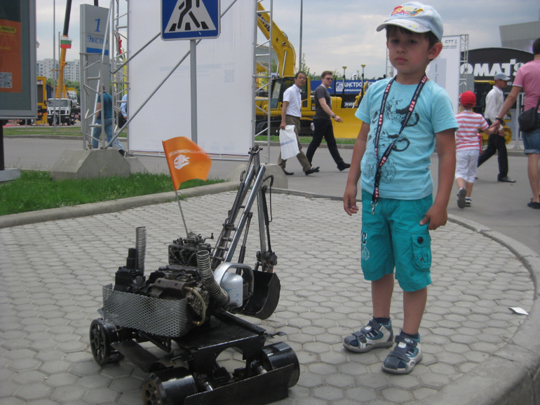 выставка строительной техники СТТ2014