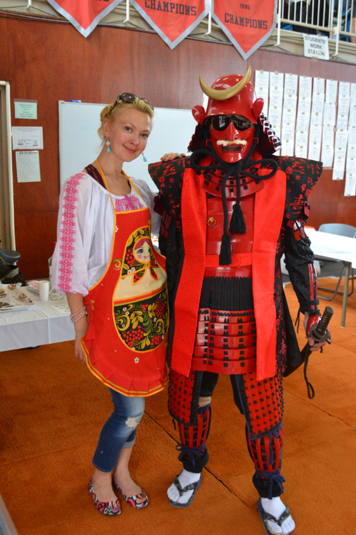 базар в школе у дочери....