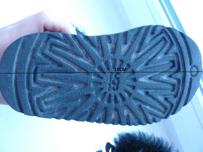 Ugg Оригинал р 25 Цена 2000!!! Почта за мой счет!!!