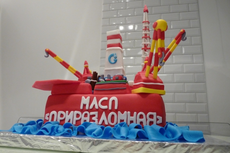 Буровая платформа "Приразломная"