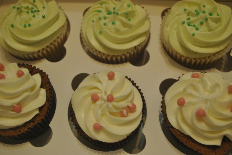 Капкейки на сладкий стол и нежнейшие Меренги