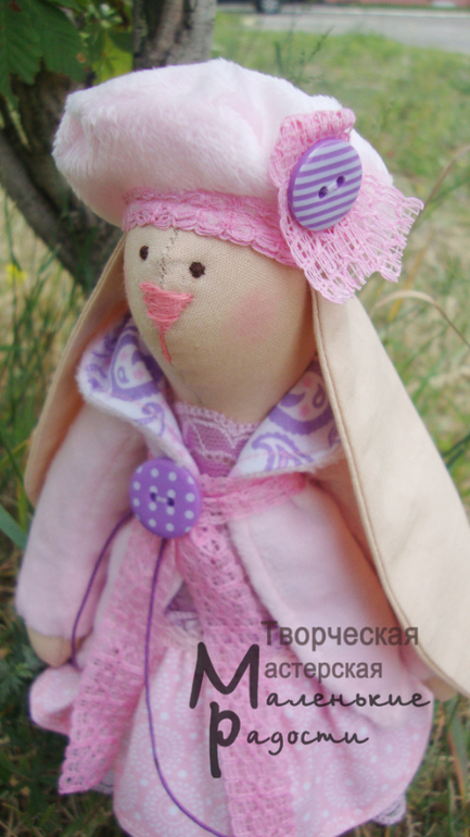 Зайка в нежно-розовом