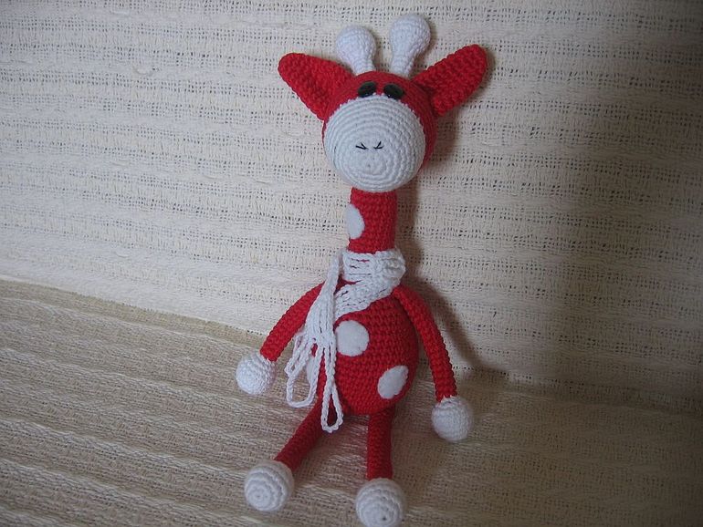 Красный жирафик