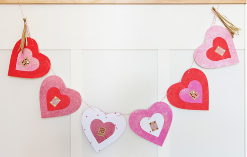 А я опять про гирлянды в интерьере на все случаи жизни!