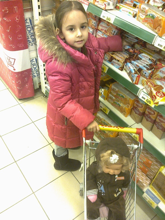 В какие куклы играет ваша дочка.
