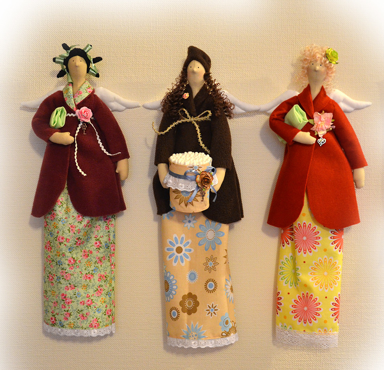 Три девицы...