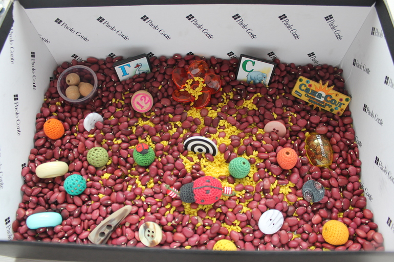 НАША ПЕРВАЯ СЕНСОРНАЯ КОРОБОЧКА