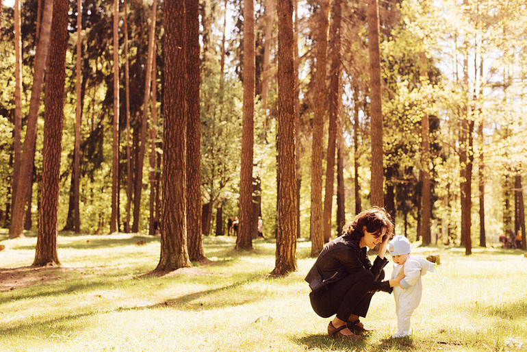 весело погуляли (Славик с мамой, очаровательной Ксюшей)