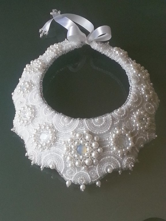 Колье в подарок маме.