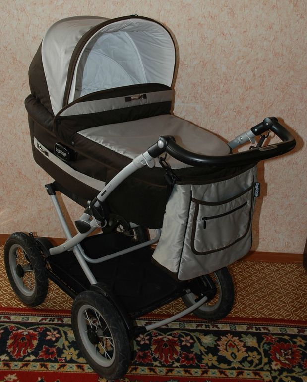 Продаю коляску-люльку Peg-Perego Young Auto, цвет Java