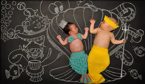 Очередная оригинальная идея для фотосъемки спящего малыша :)