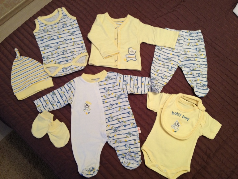 Первые вещички моего зайчика)