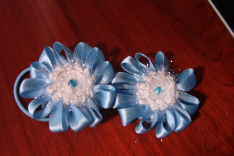 резинки для волос. их можно стирать в стиральной машине.