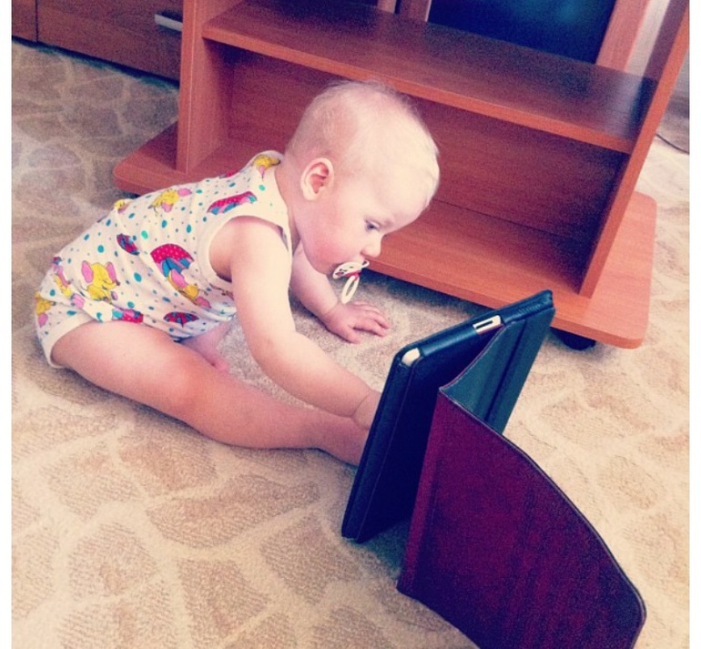 9 месяцев (+11 дней): наша красотка совсем большая!