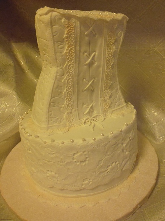 Торт "Вертикальный корсет"