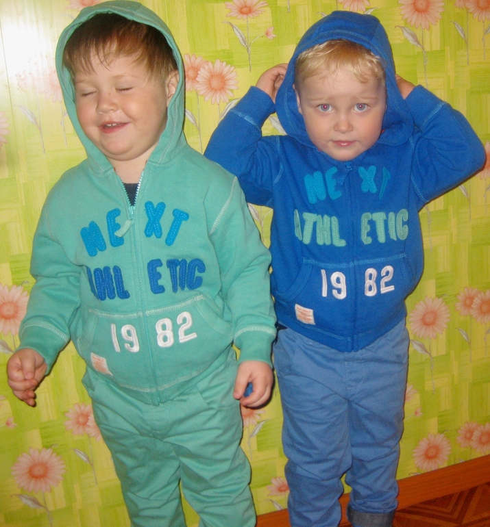 Наша первая посылочка. Некст))))