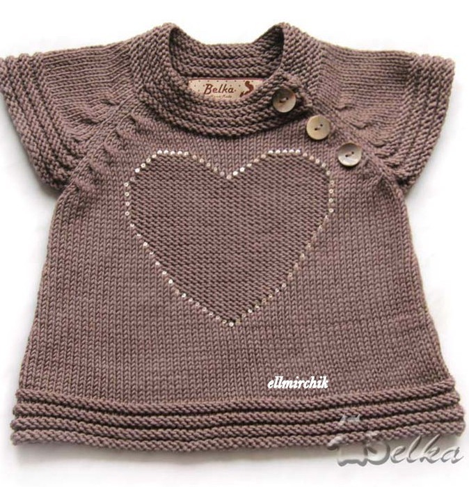 Кофточка с сердечком по мотивам модели VERTBAUDET