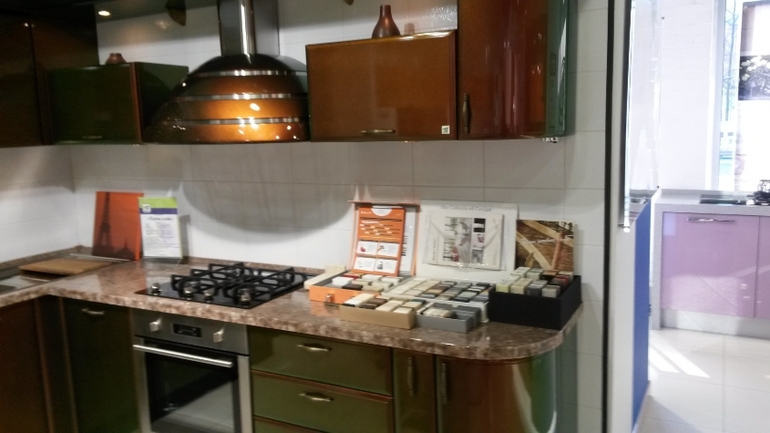 У кого-нибудь стоит кухня Хамелеон? Ищу отзывы!