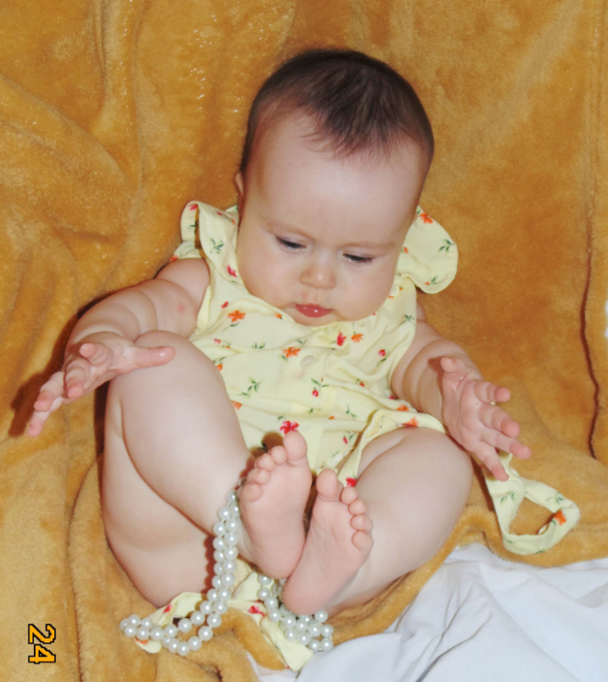 Нам пол годика