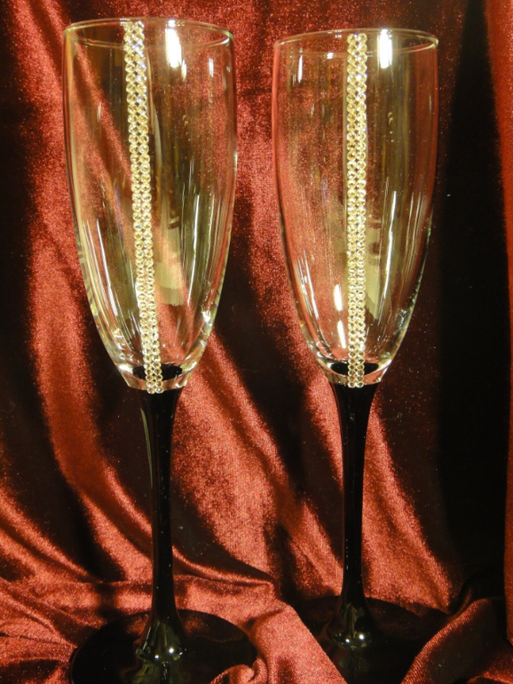 Бокалы инкрустированы кристаллами Swarovski!!!