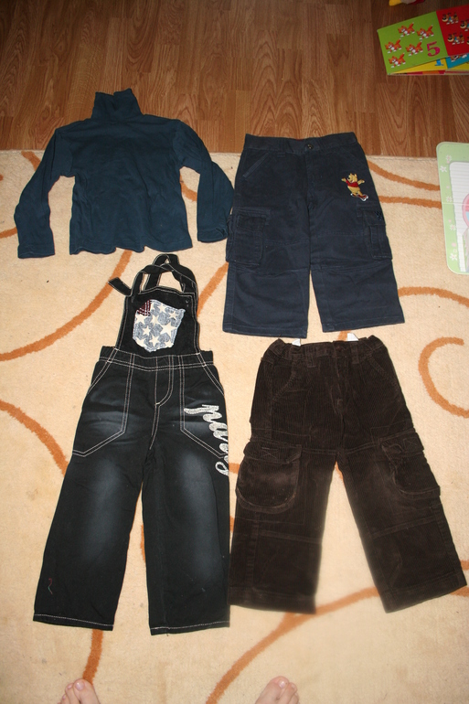 Одежда на мальчика 2-3 лет (даром)