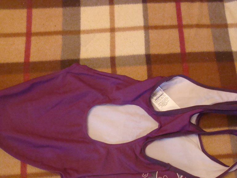 Продаю вещи на девочку 10-12 лет по символической цене!