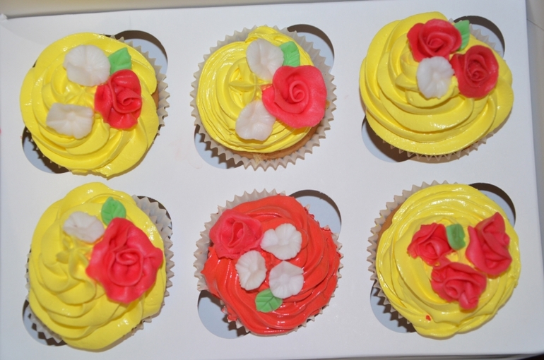 Яркие  весенние капкейки