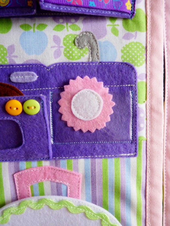 Кукольный домик-сумочка.