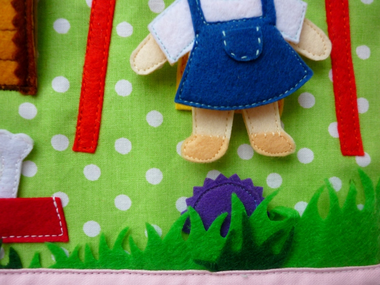 Кукольный домик-сумочка.