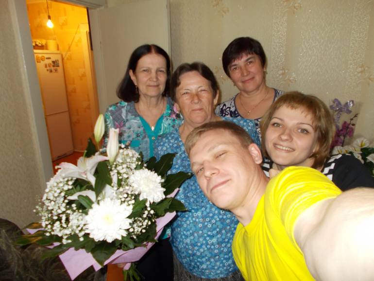 На юбилее свекрови)