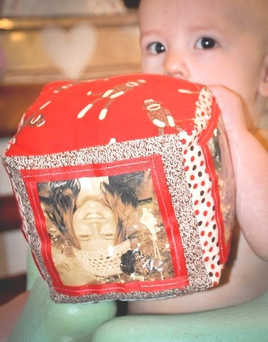 Кубик с фотографиями родных для самых маленьких!