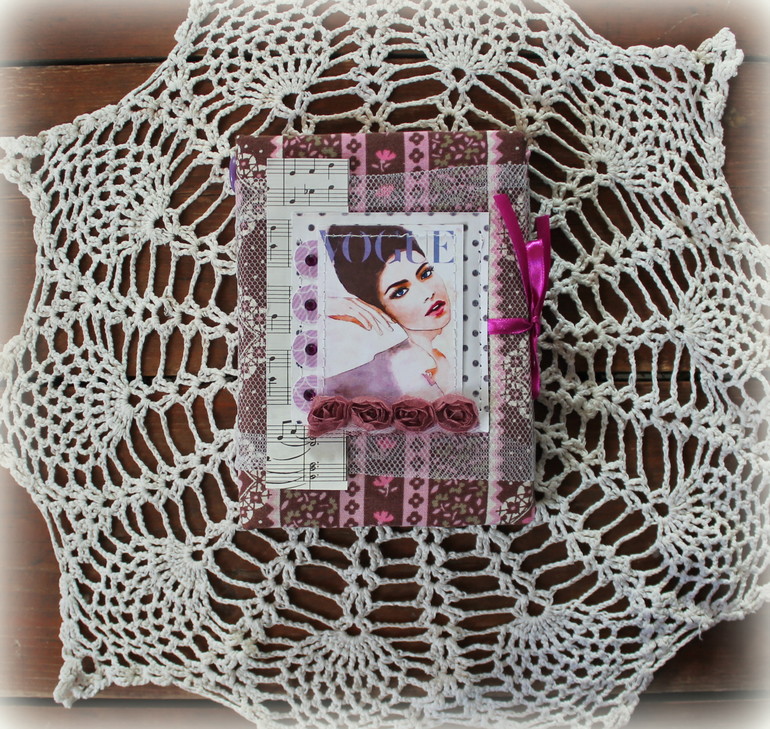 Сиреневый модный блокнотик.