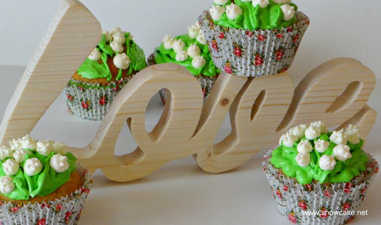 Кремовые ландыши.