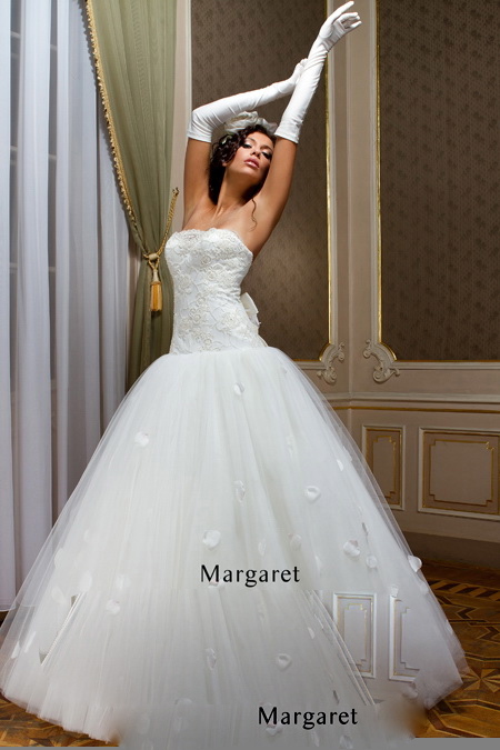 ПРОДАМ ОЧЕНЬ КРАСИВОЕ СВАДЕБное ПЛАТЬЕ