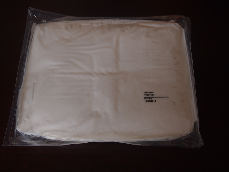 Девочки, подскажите пожалуйста что это за мастика?