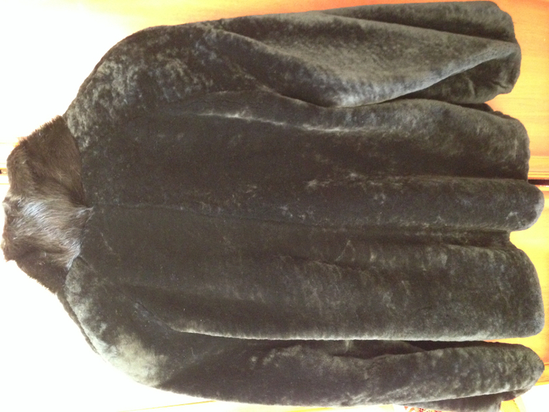 Продам шубку автоледи из мутона