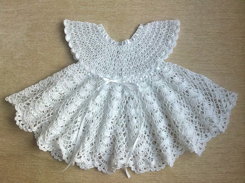 Крестильные комплекты, платья,пинетки.Отправлю почтой.