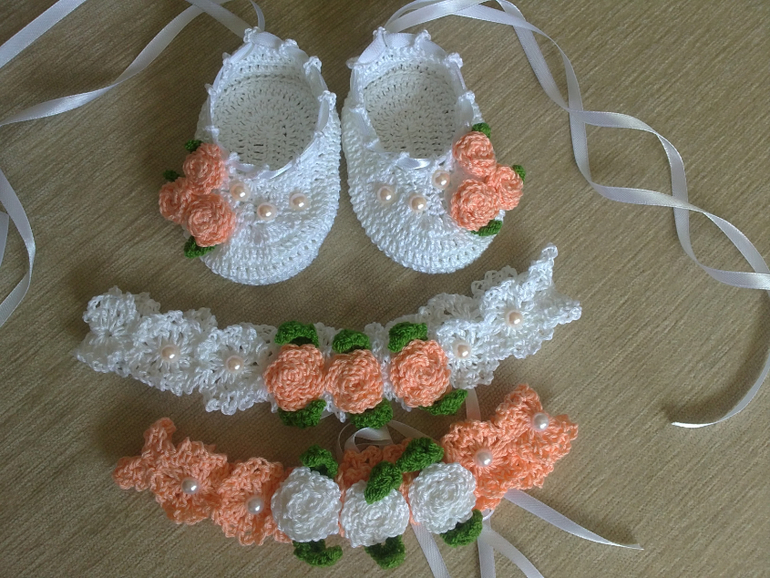 Авторские пинетки и повязки, на заказ,почта.