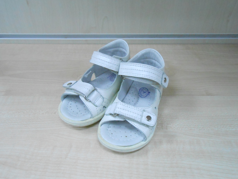 Обувь на девочку в хорошем состоянии от 90 рублей!!!