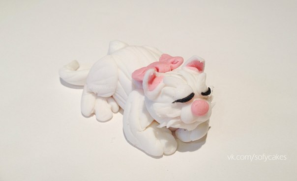 Спящая кошечка)