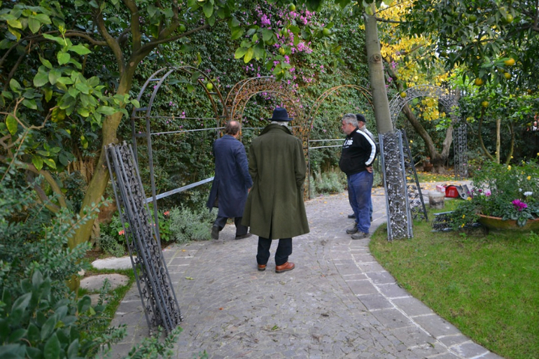 Стройка полным ходом)