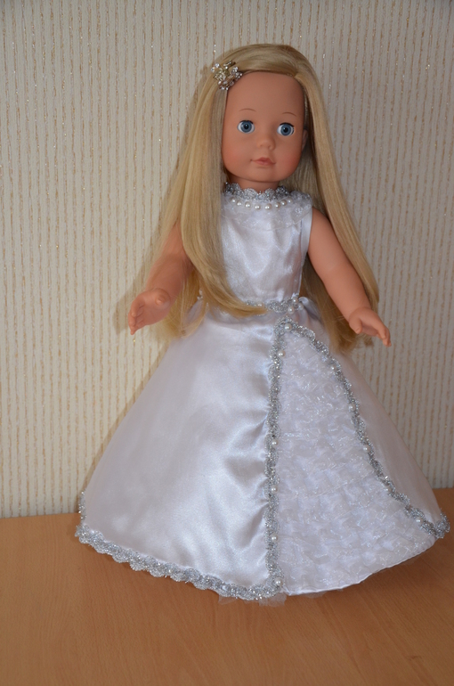 Нарядные платья для куклы