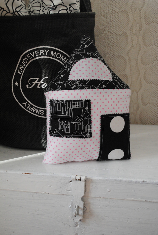 Декоративные подушки Домики