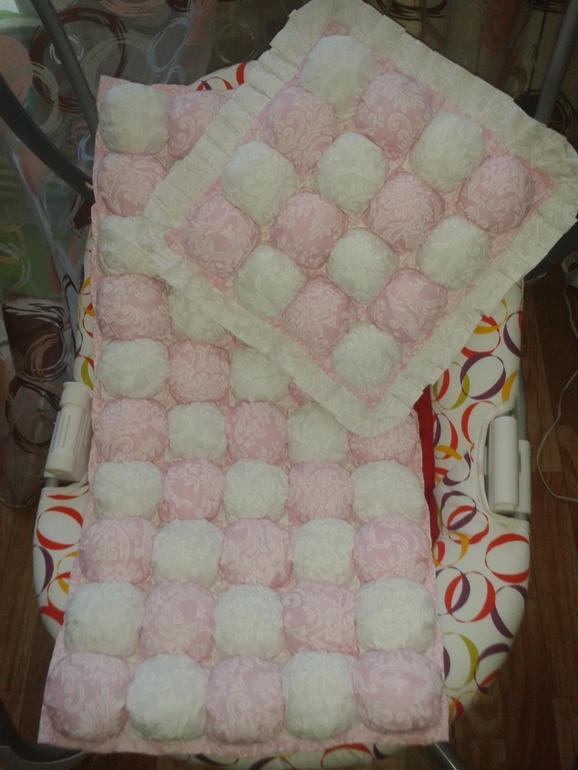 Матрасик и подушка в коляску=)))