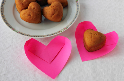 Оригинальная салфетка-конфетница в форме сердца, видео мастер-класс