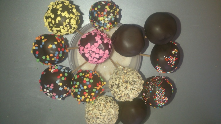 Торты и кейк-попсы на заказ